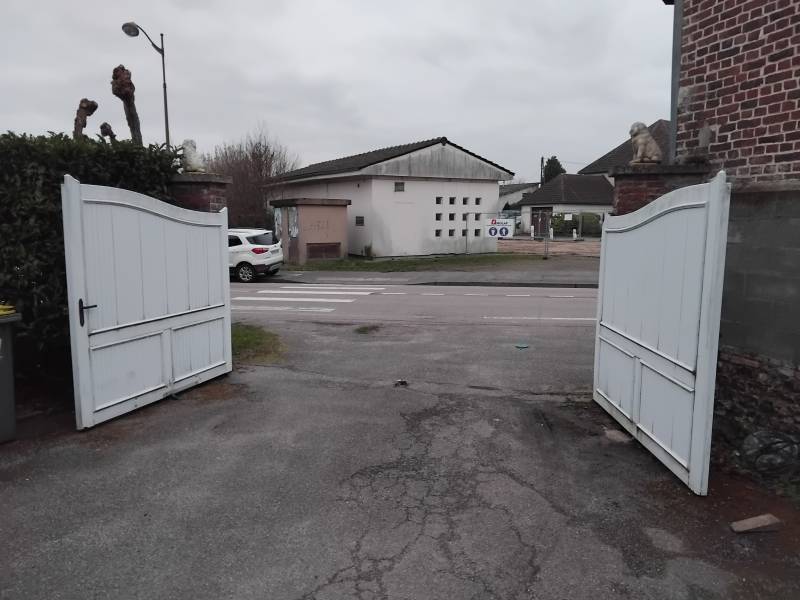 Pose d'un portail battant en aluminium  gris motorisé de chez closura avec motorisation DEA secteur Goderville (76)