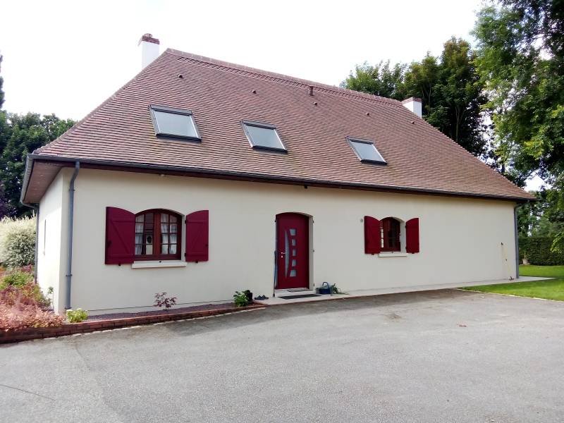 Entreprise RGE pour le remplacement de menuiseries PVC cintrées en chêne irlandais extérieur sur le secteur de Montivilliers, proche Le Havre (76)