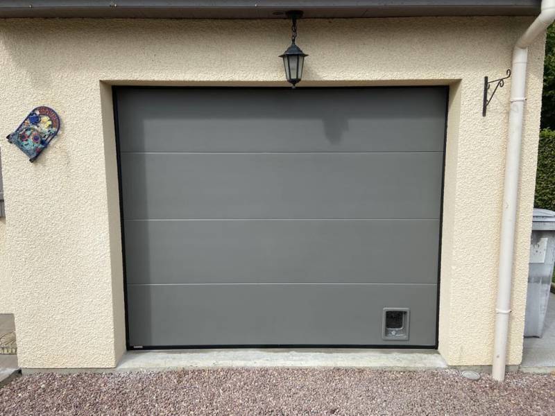 Artisan pour la pose de porte de garage sectionnelle sur devis près de Saint-Romain-de-Colbosc 76