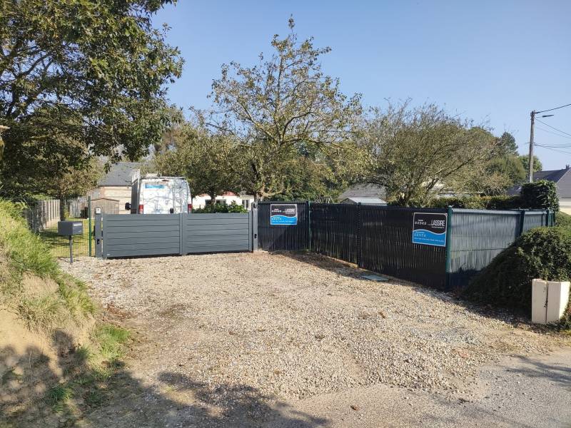 Menuisier pour l'installation de portail battant ou coulissant en aluminium avec motorisation sur Bolbec 76